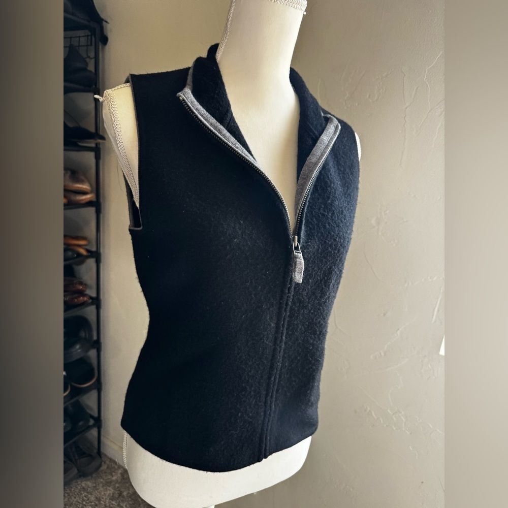Woolrich Women's Wool Vest with gray detailing in size Small 100% Wool